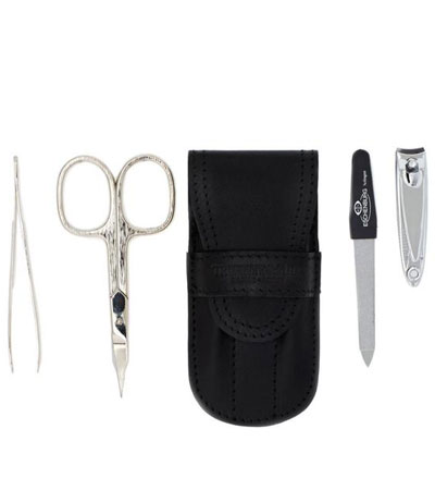 МАНИКЮРНЫЙ НАБОР Truefitt & Hill  ИЗ 4 ПРЕДМЕТОВ В КОЖАНОМ ЧЕХЛЕ SMALL 4 PIECE MANICURE TAN (Черный цвет)