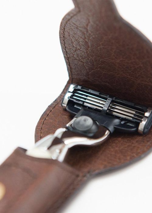 Дорожный бритвенный набор CAPTAIN FAWCETT  Razor & Handcrafted Leather Case