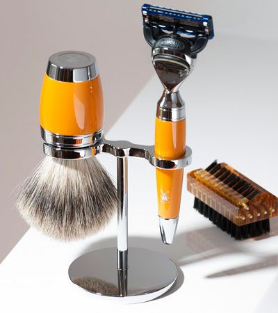 Бритвенный набор MUEHLE STYLO, смола, цвет карамели, барсучий ворс категории Fine, бритва Fusion