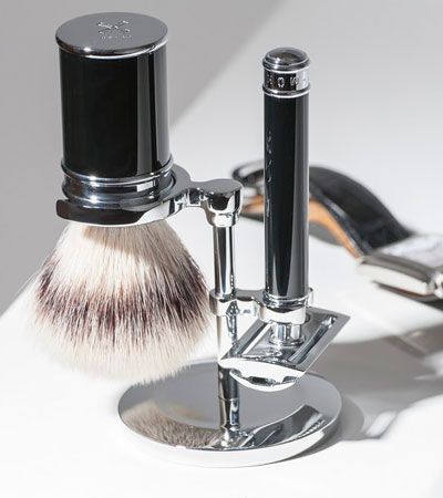 Бритвенный набор MUEHLE TRADITIONAL, черная смола, барсучий ворс высшей категории Silvertip, Т-образная бритва