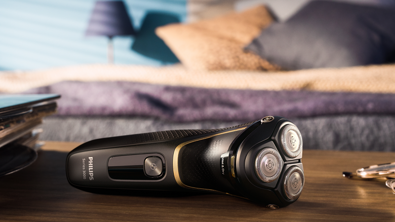 Электробритва PHILIPS Series 3000 S3333/54, черный и золотистый