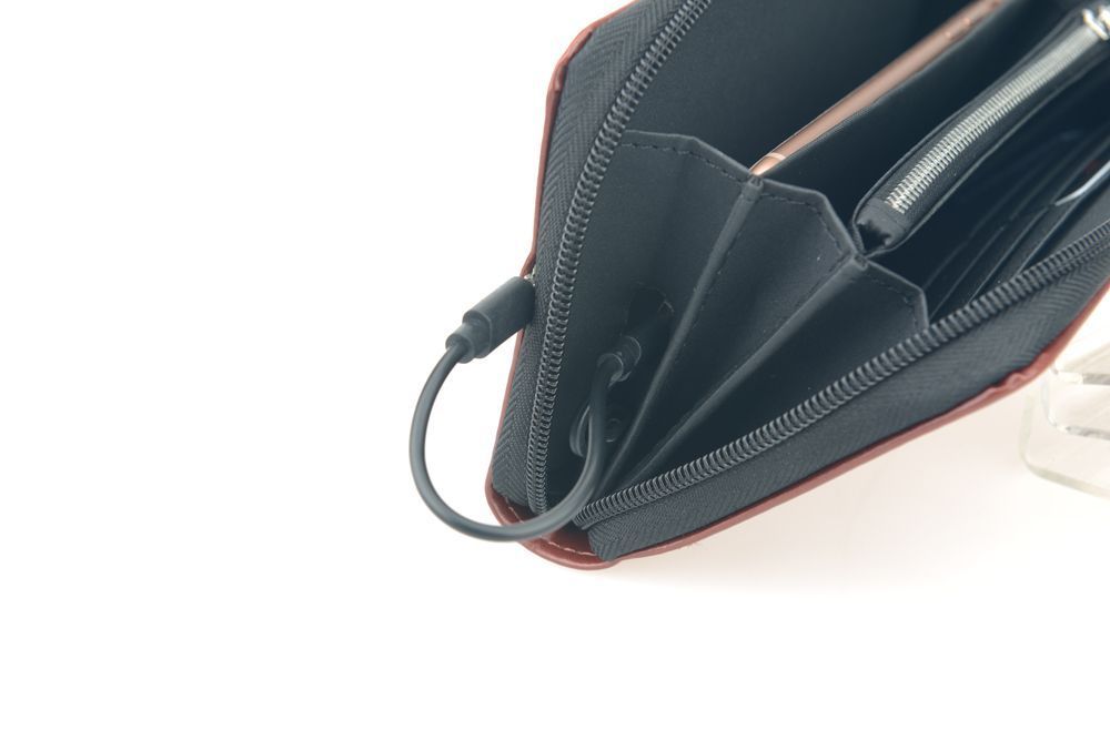 Кошелек с аккумулятором Power Bank (4 000 mAh) PIERRE CARDIN