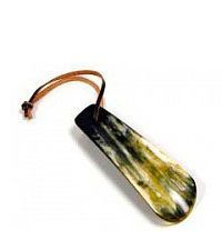 РОЖОК ДЛЯ ОБУВИ ИЗ РОГА С КОЖАНОЙ ПОДВЕСКОЙ Truefitt & Hill 11см.