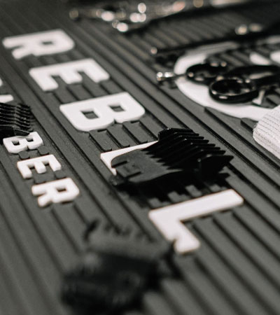 Резиновый коврик для инструментов Rebel Barber Black & White Small