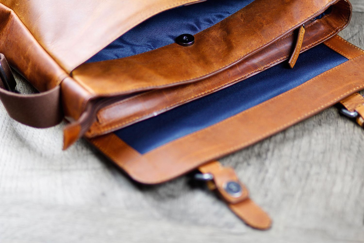 Сумка через плечо DIGGER «Joe» KLONDIKE KD1050-04