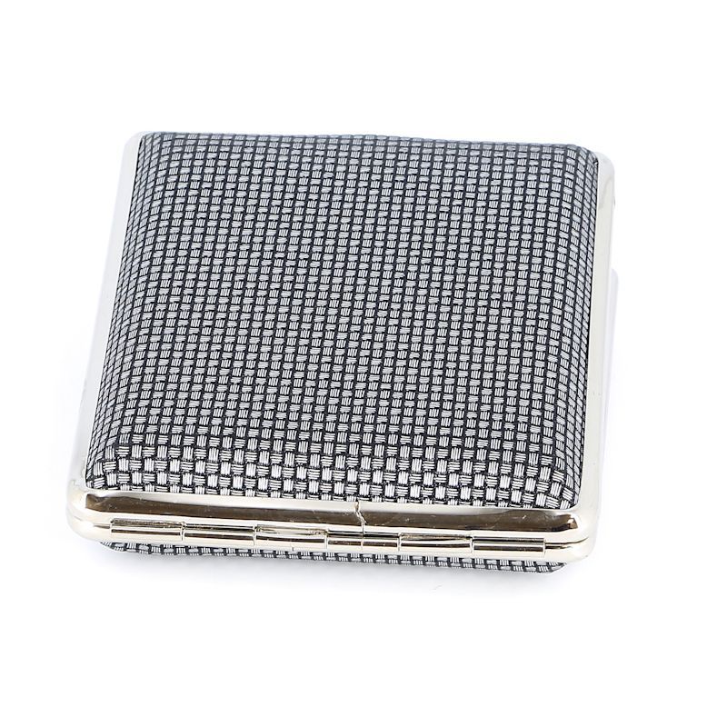 Портсигар серебристый с узором S.QUIRE