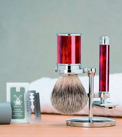 Бритвенный набор MUEHLE TRADITIONAL, смола черепахового цвета, барсучий ворс высшей категории Silvertip, Т-образная бритва
