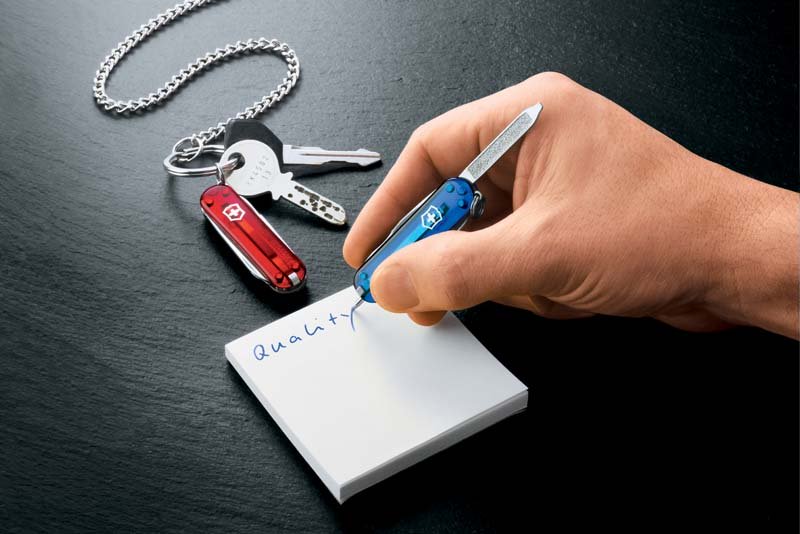 Нож-брелок Signature VICTORINOX 0.6225.T