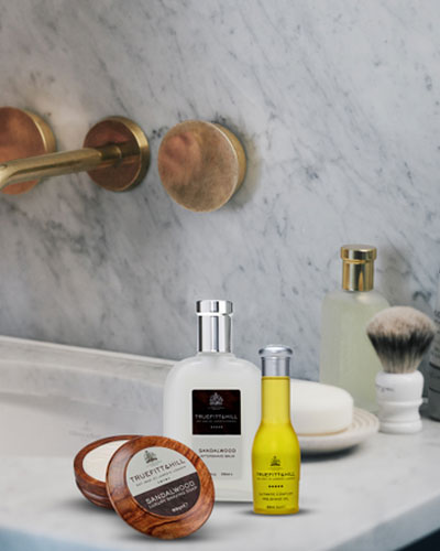 Мыло-люкс для бритья в деревянной чаше Truefitt & Hill Sandalwood -99гр.