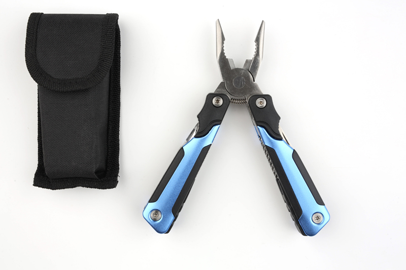 Мультитул STINGER MT-A017