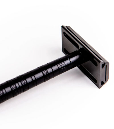 Т-образная бритва Henson Shaving AL13, черная, Mild