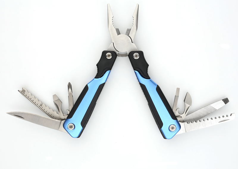 Мультитул STINGER MT-A017