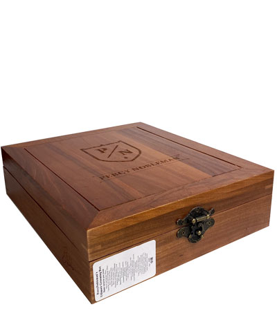 Набор для бороды и усов Ultimate Grooming Box (масло 100мл + средство для мытья бороды 100мл + воск 20мл + бальзам 65мл + воск для укладки 50мл + расческа деревянная +ножницы)