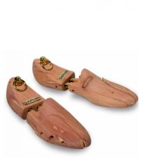 Распорка для хранения обуви SAPHIR подпружиненная колодка, натуральное дерево кедр.