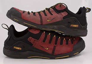 Крем для замши Nubuck Color с аппликатором Tarrago -75мл.